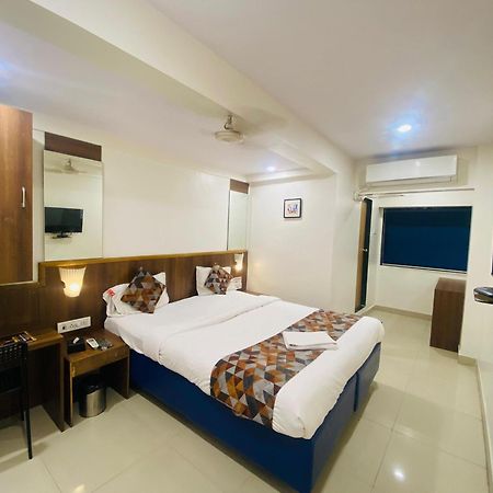 Hotel Vashi Inn Nova Bombaim Exterior foto