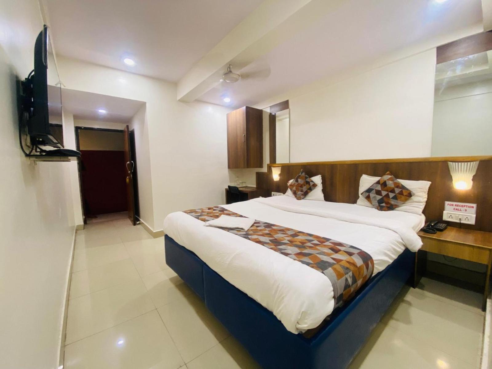 Hotel Vashi Inn Nova Bombaim Exterior foto